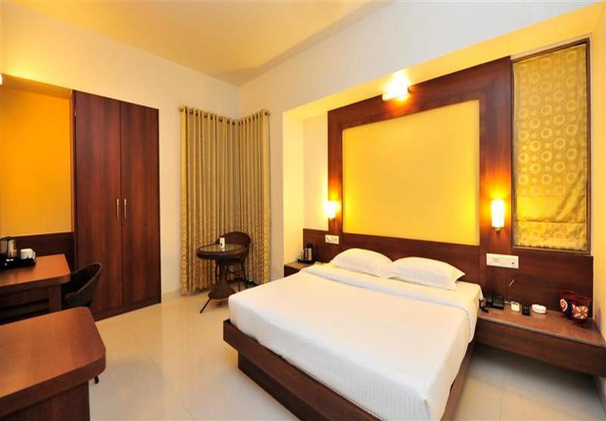 Moneta 3* Pune
